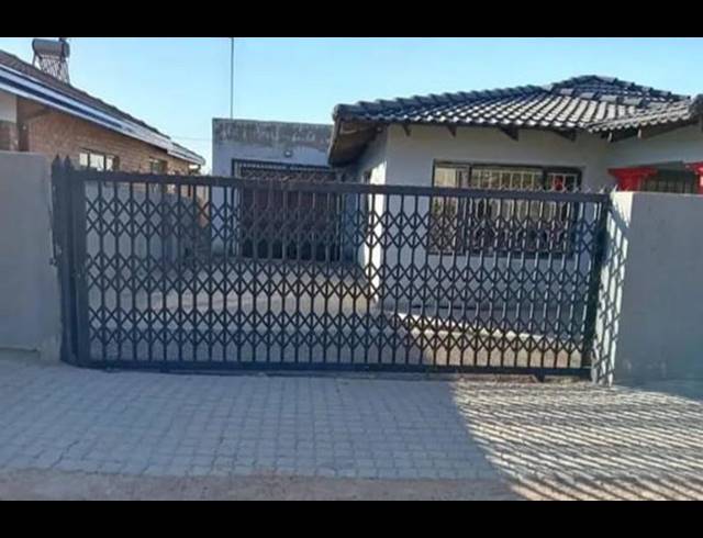 3 BEDROOM HOUSE FOR SALE IN MANKWENG